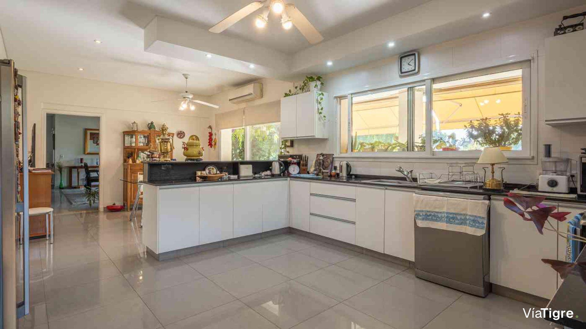 VENTA CASA AL LAGO EN LA ISLA, NORDELTA - 501 m²
