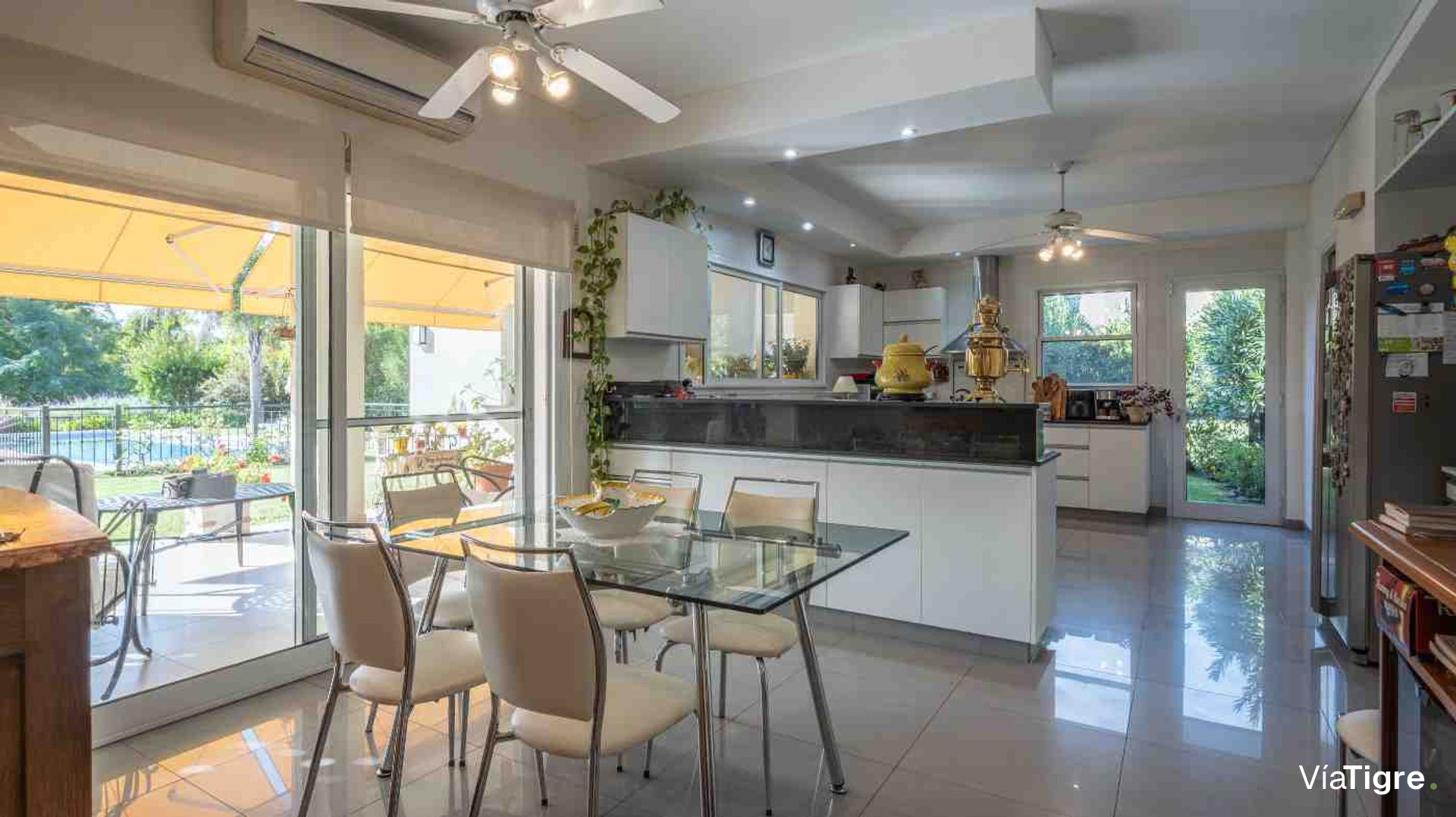 VENTA CASA AL LAGO EN LA ISLA, NORDELTA - 501 m²