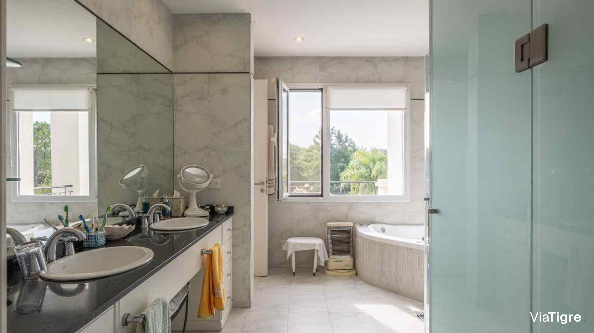 VENTA CASA AL LAGO EN LA ISLA, NORDELTA - 501 m²