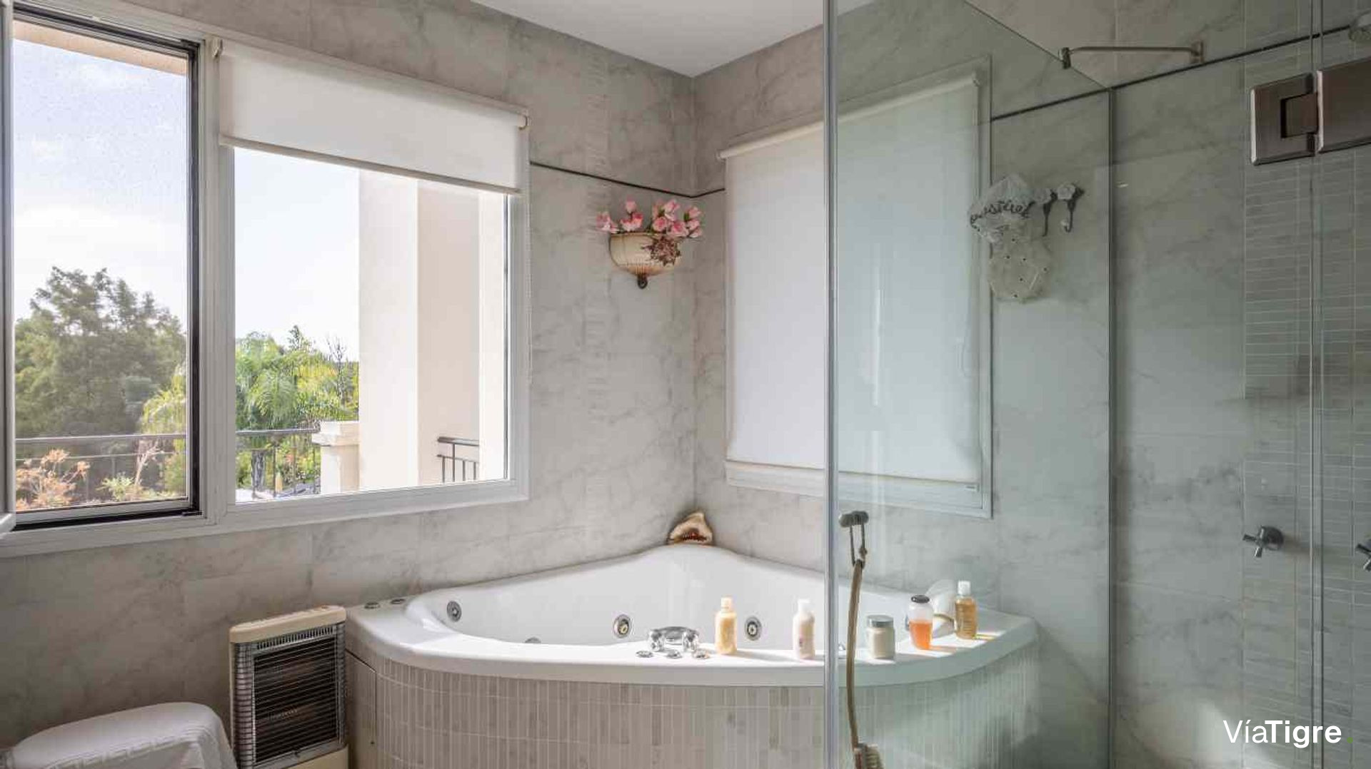 VENTA CASA AL LAGO EN LA ISLA, NORDELTA - 501 m²