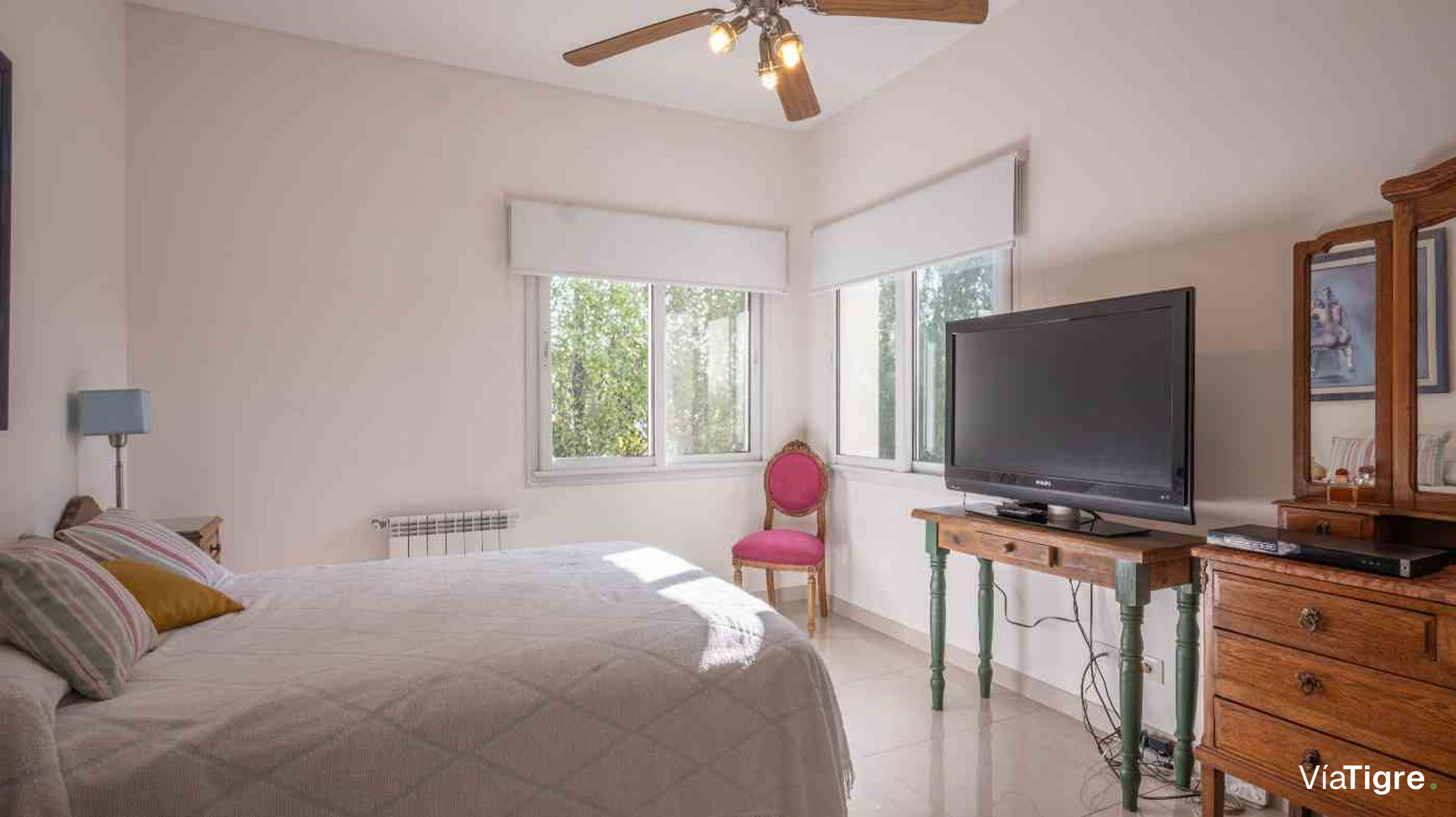 VENTA CASA AL LAGO EN LA ISLA, NORDELTA - 501 m²