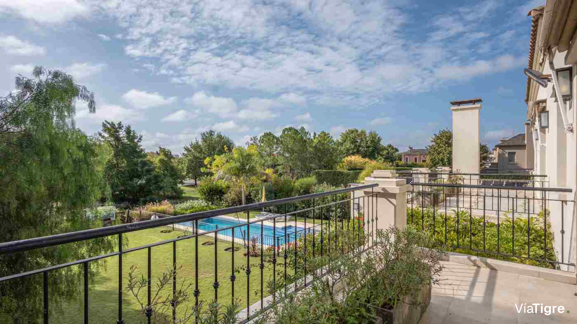 VENTA CASA AL LAGO EN LA ISLA, NORDELTA - 501 m²