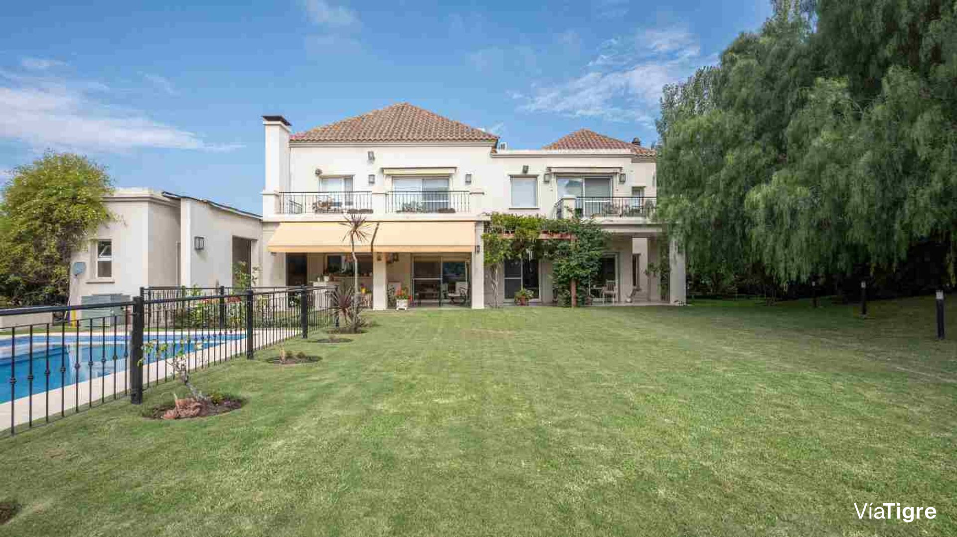 VENTA CASA AL LAGO EN LA ISLA, NORDELTA - 501 m²