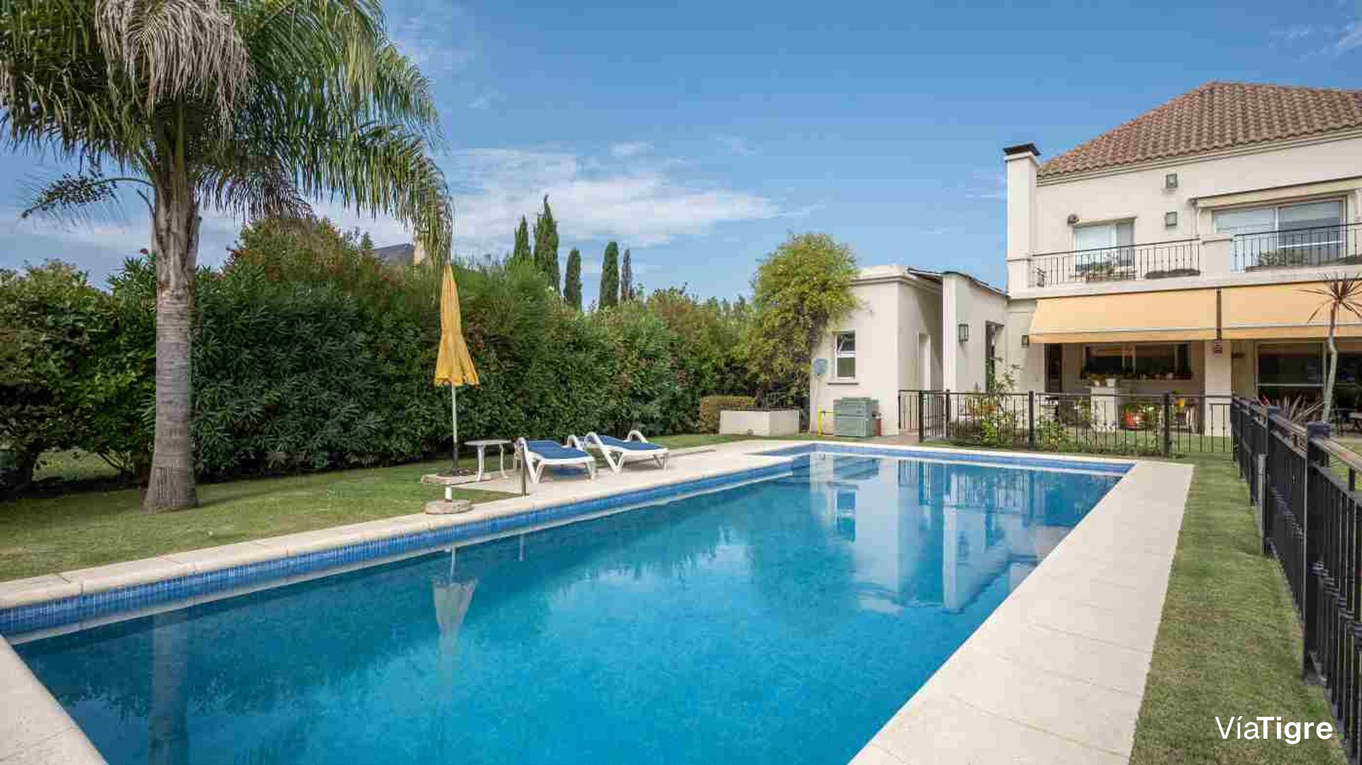 VENTA CASA AL LAGO EN LA ISLA, NORDELTA - 501 m²