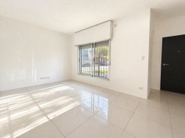 Casa en venta 3 amb con cochera PB Olivos