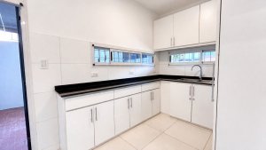 Casa en venta 3 amb con cochera PB Olivos