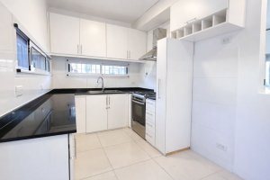 Casa en venta 3 amb con cochera PB Olivos
