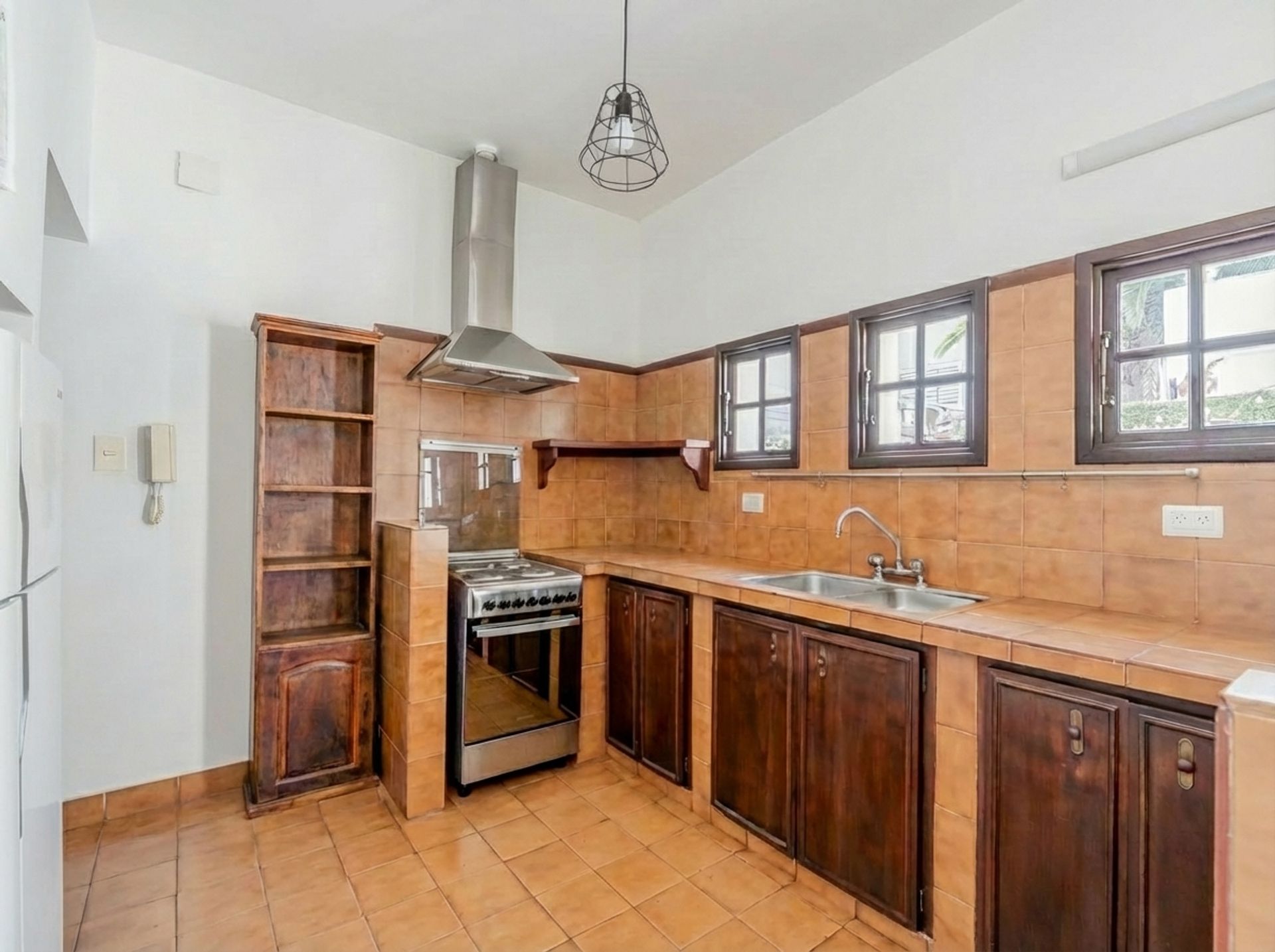 Venta Casa 4 ambientes, Olivos c/ pileta y cochera