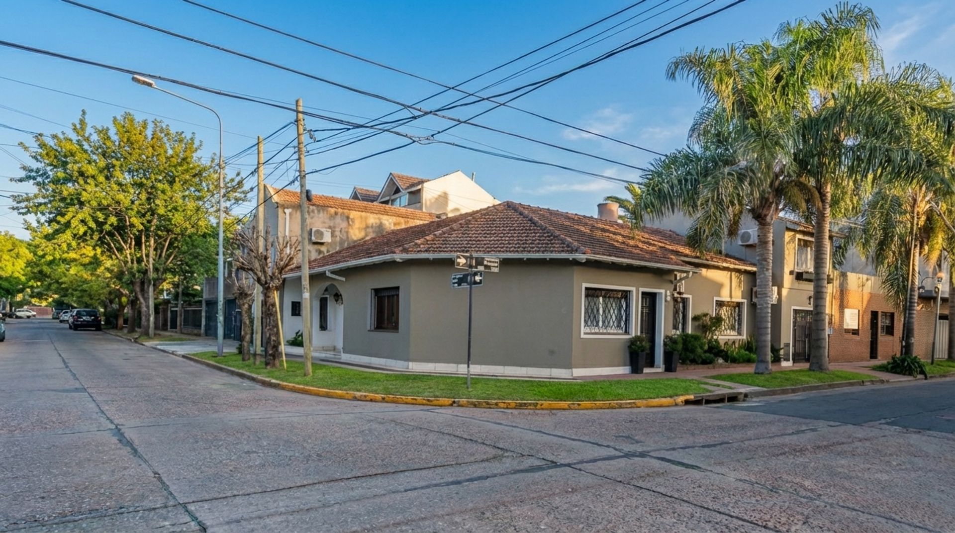 Venta Casa 4 ambientes, Olivos c/ pileta y cochera