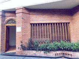 Venta casa tipo ph en Beccar con jardin