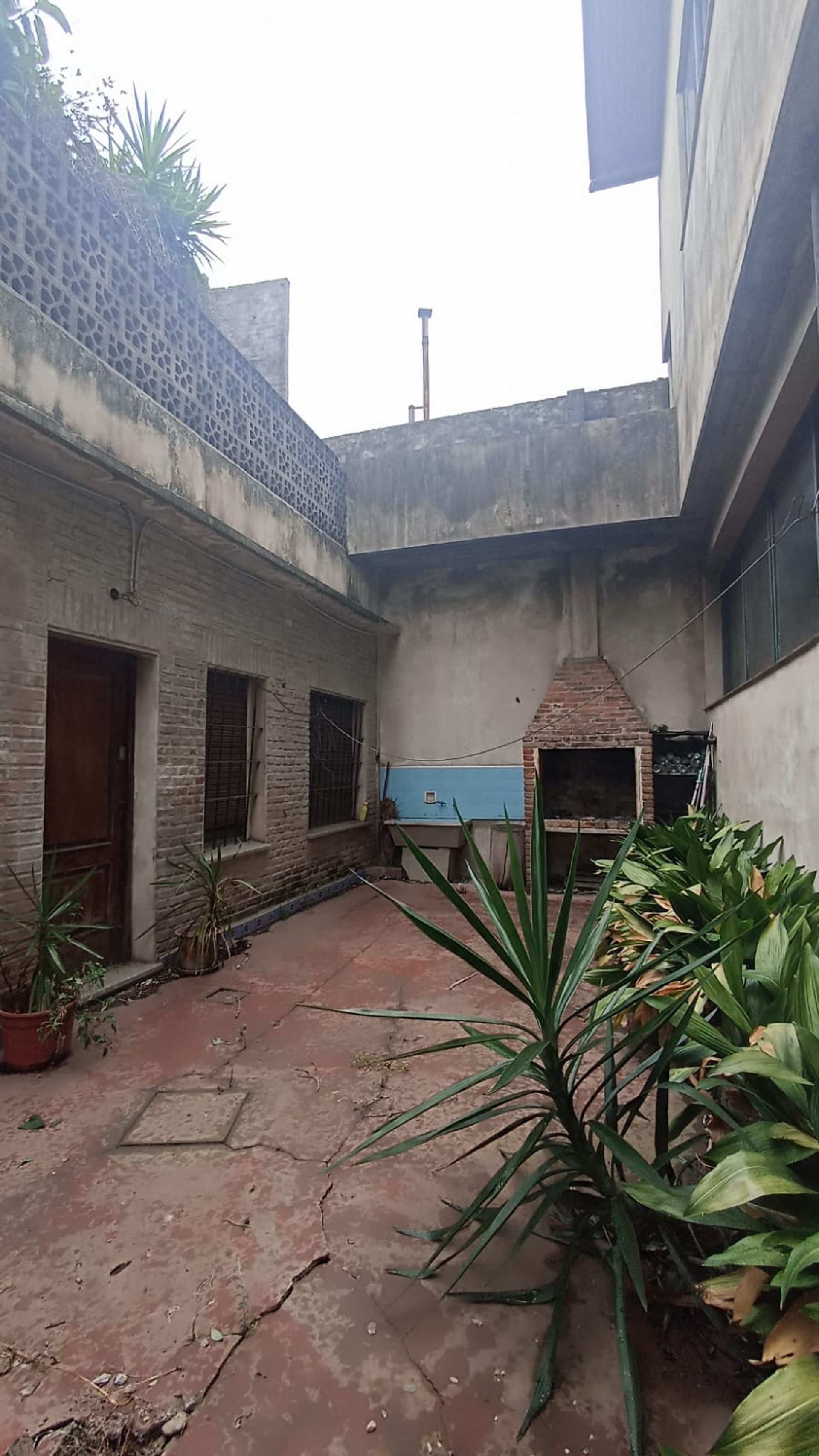 Depósito/Fábrica/Galpón VENTA - OLIVOS con depto.