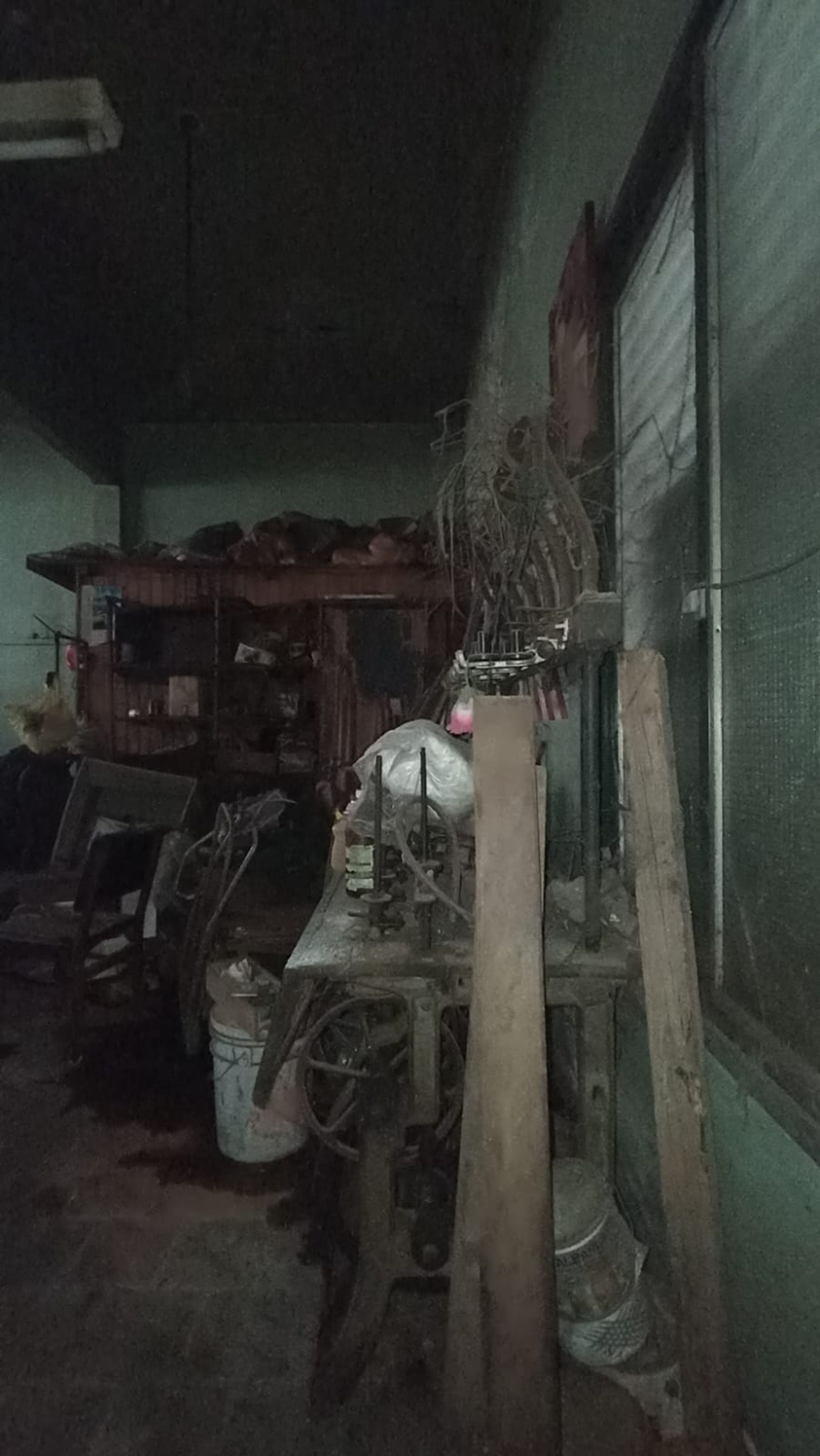 Depósito/Fábrica/Galpón VENTA - OLIVOS con depto.
