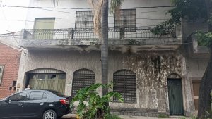 Deposit/Factory/Water Tank Sale - Olivos with Apartment
