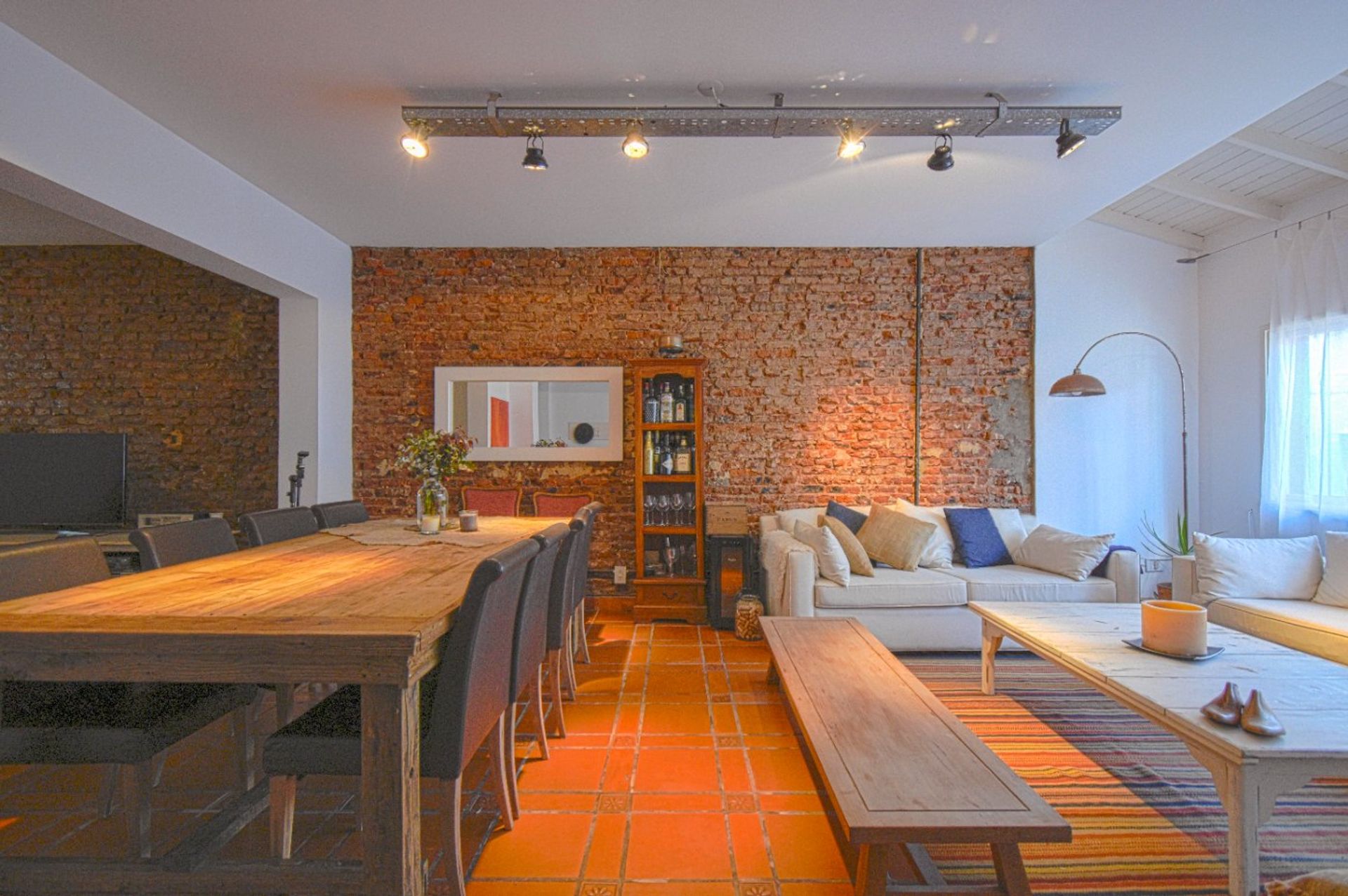Venta casa lote propio con quincho y pileta