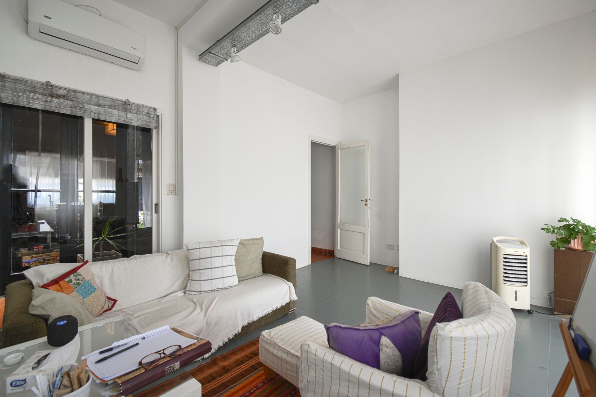 Venta casa lote propio con quincho y pileta