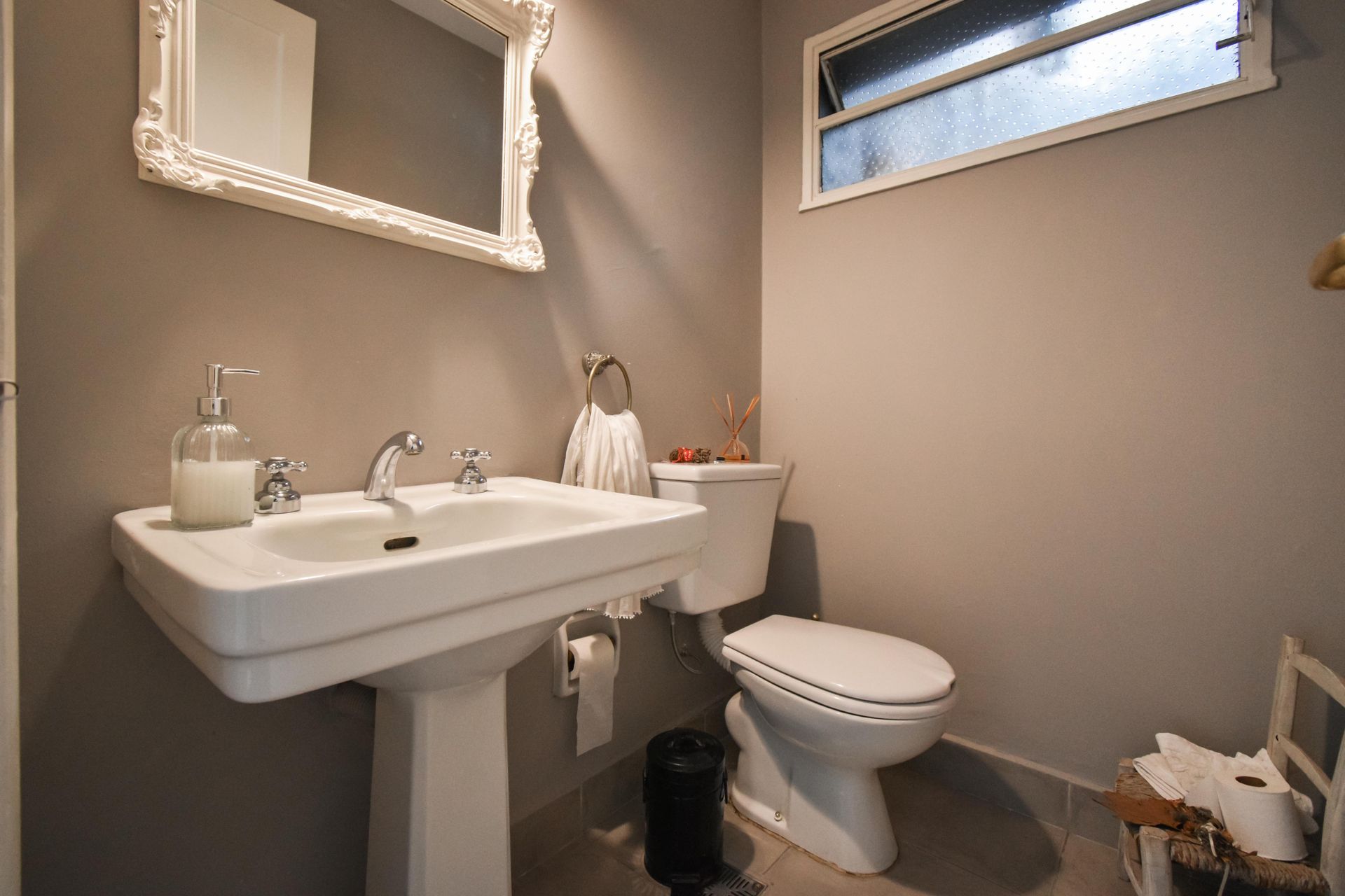 Venta casa lote propio con quincho y pileta