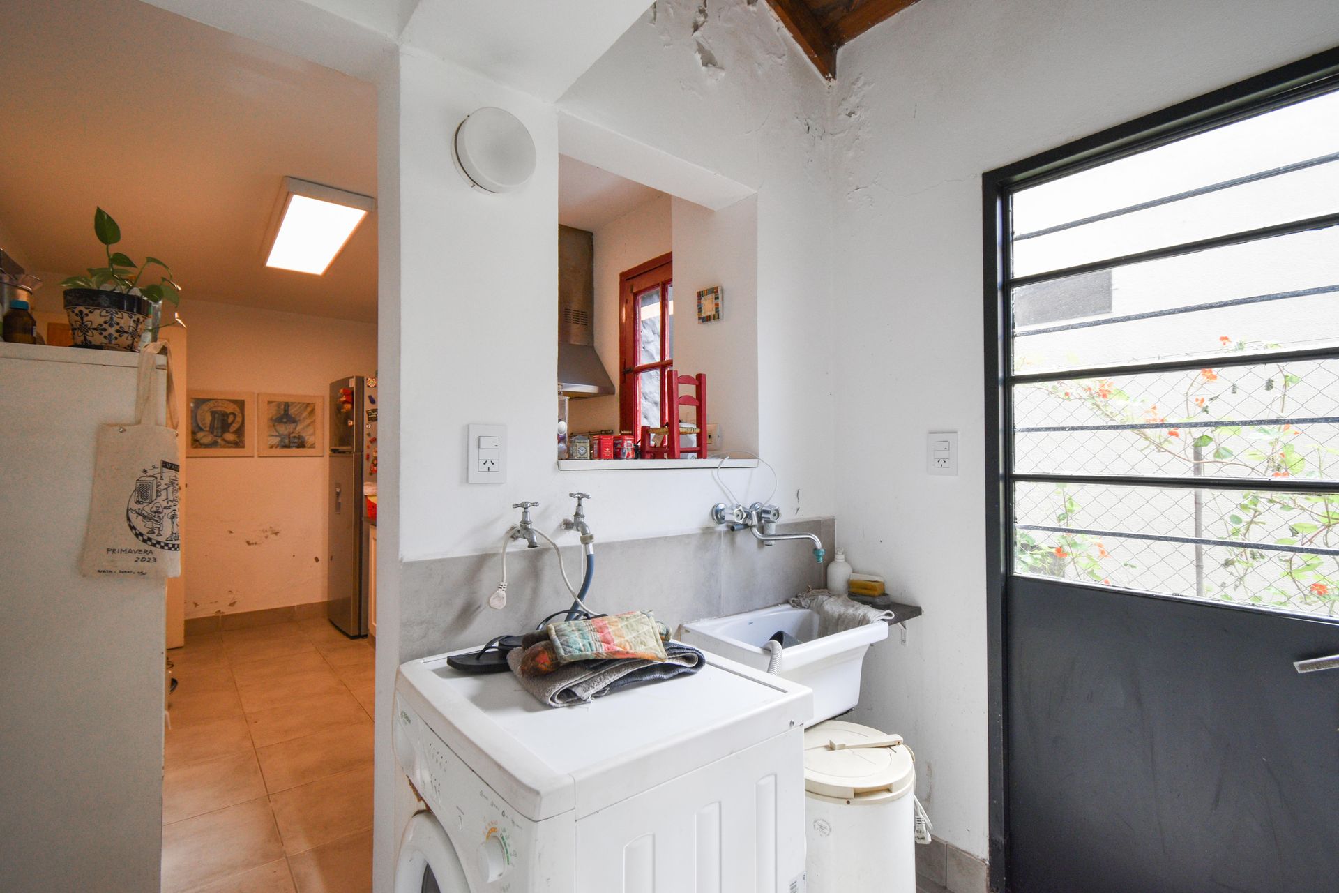 Venta casa lote propio con quincho y pileta