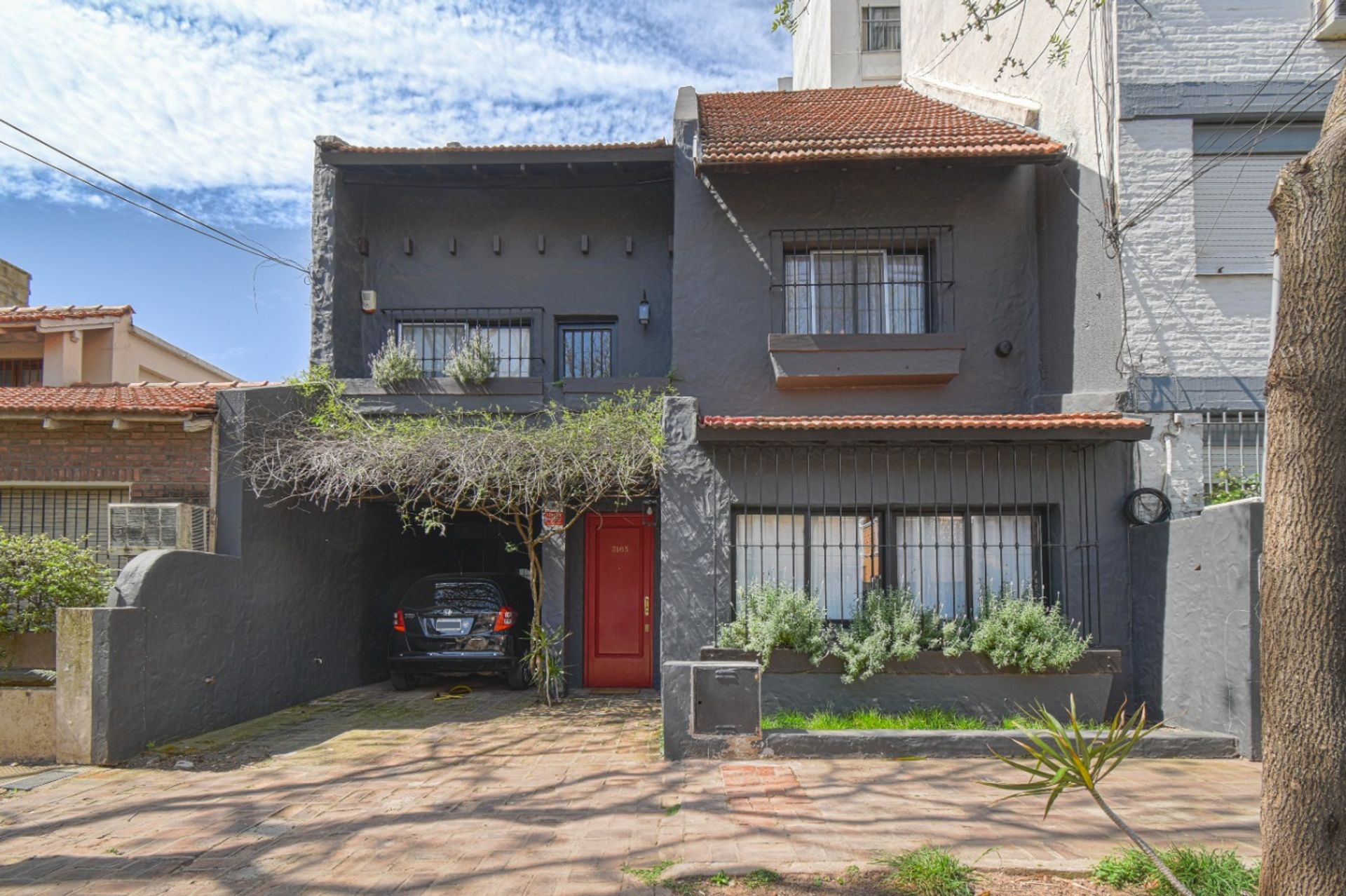 Venta casa lote propio con quincho y pileta
