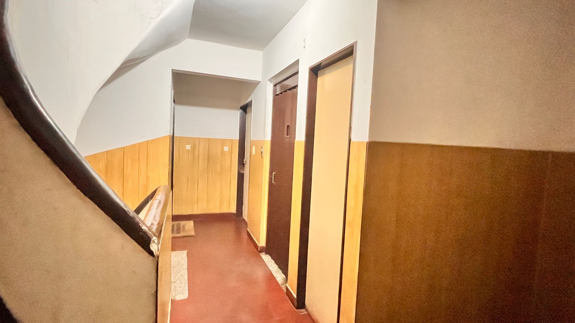 Dpto. 5 amb. 2 baños. Balcón. ASCENSOR! Beccar.