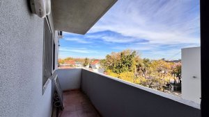Dpto. 5 amb. 2 baÃ±os. BalcÃ³n. ASCENSOR! Beccar.