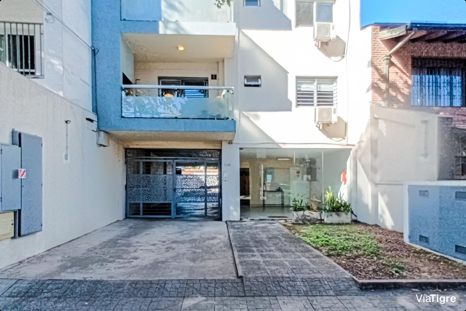 Departamento 2 ambientes- terraza-cochera Florida