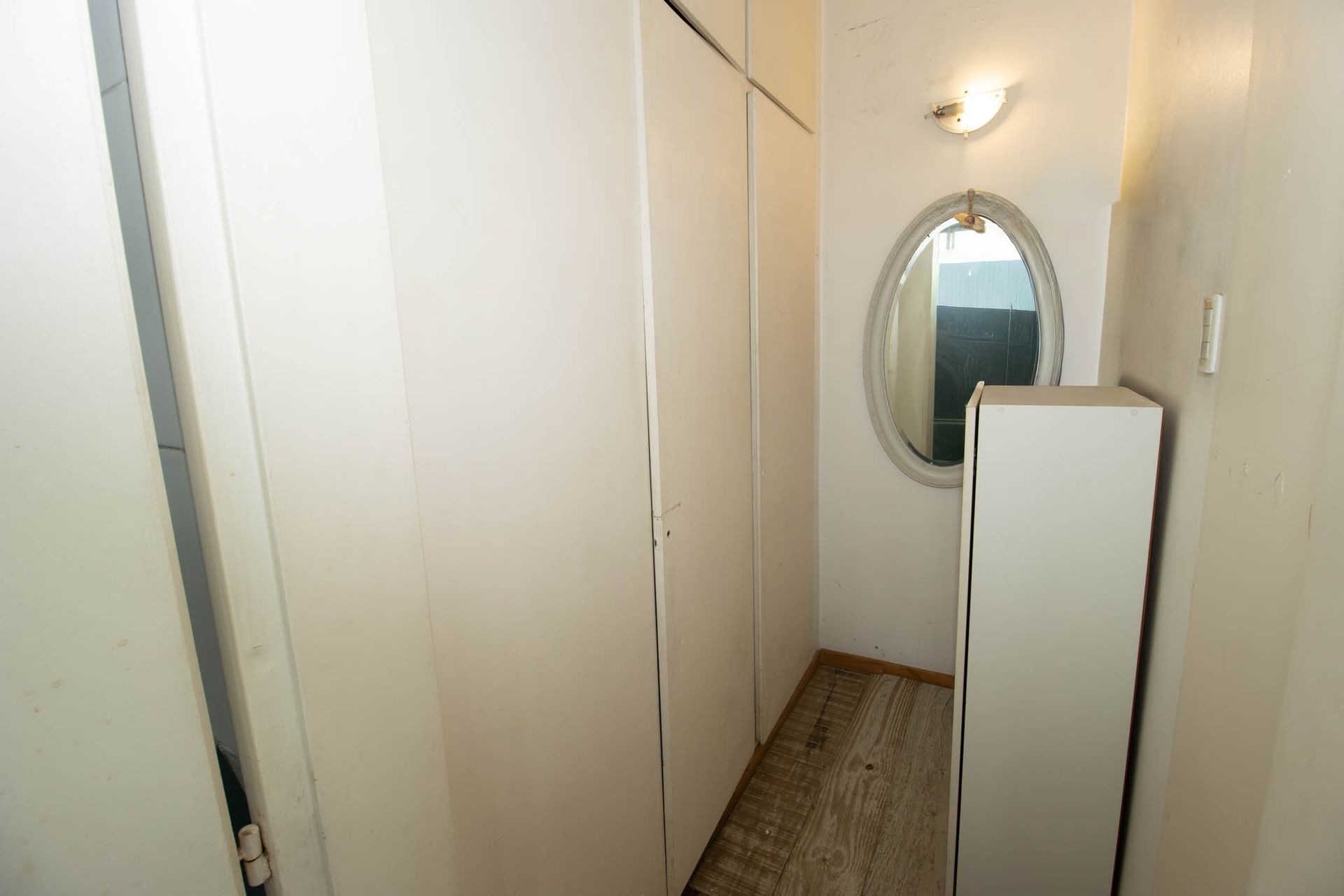 Casa en lote propio con jardín, 6 ambientes