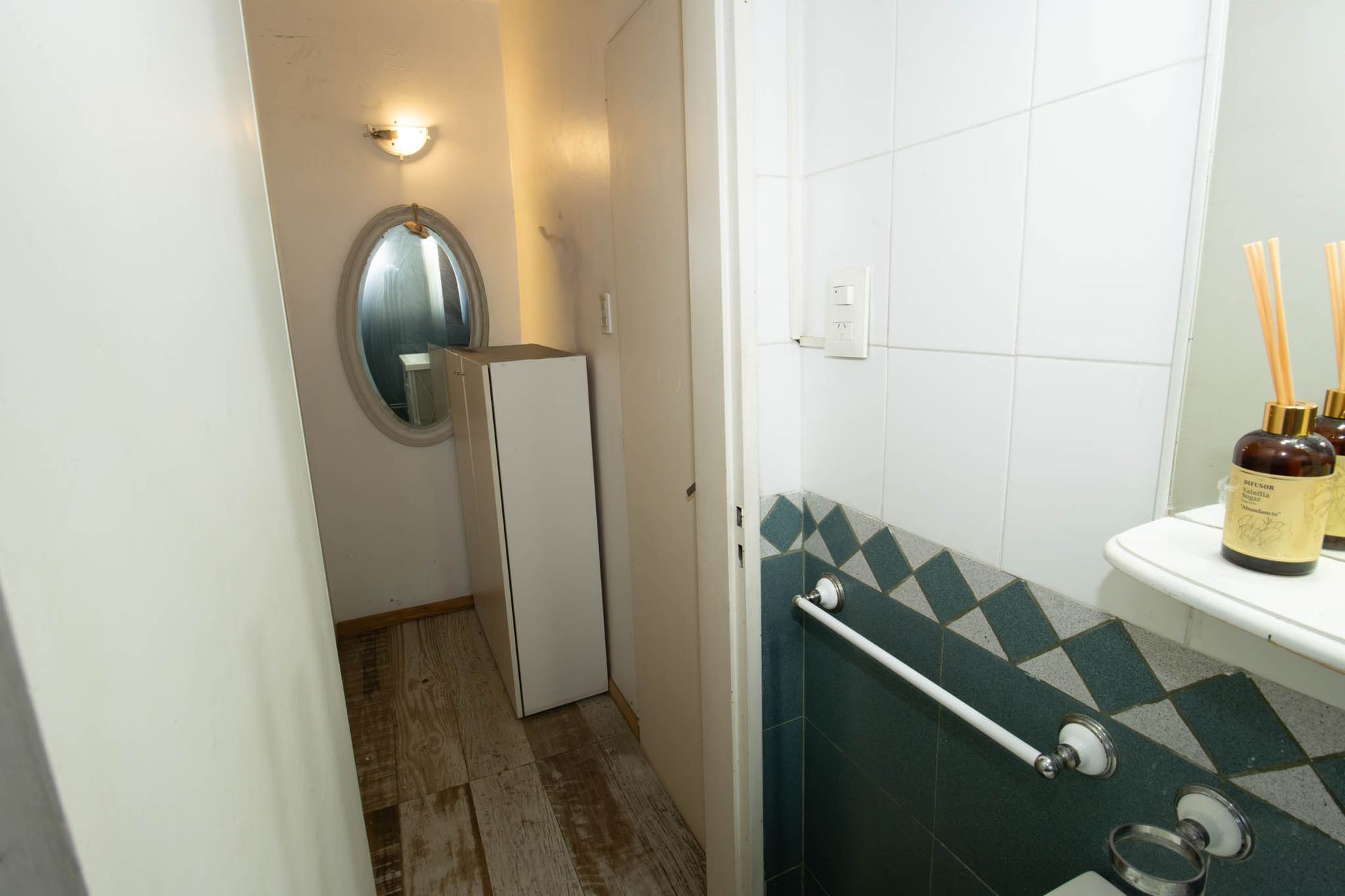 Casa en lote propio con jardín, 6 ambientes