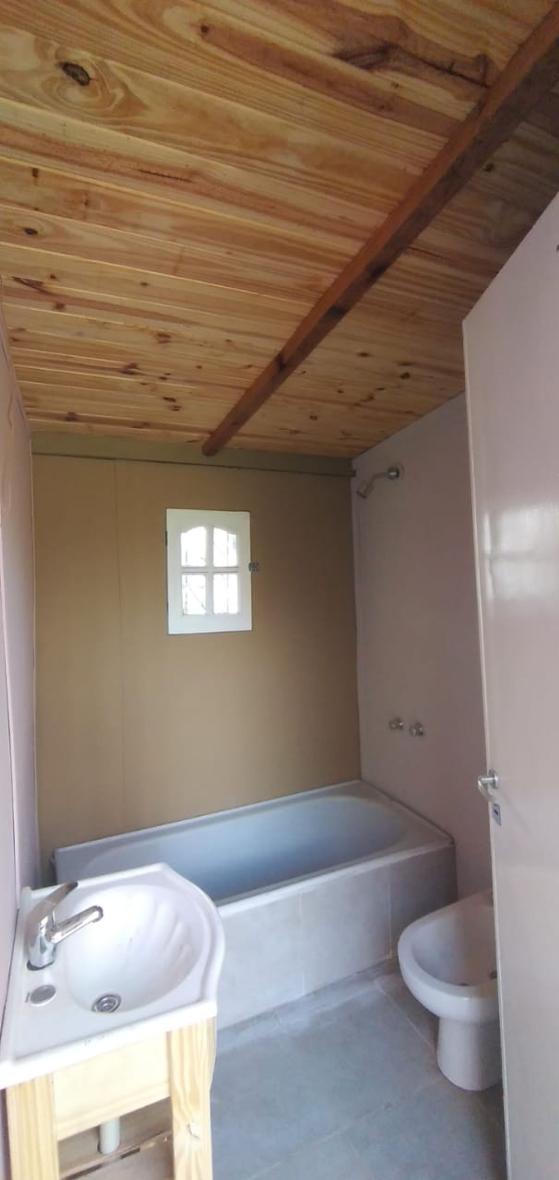 Venta de Lote con cabaña construida (3339m2)