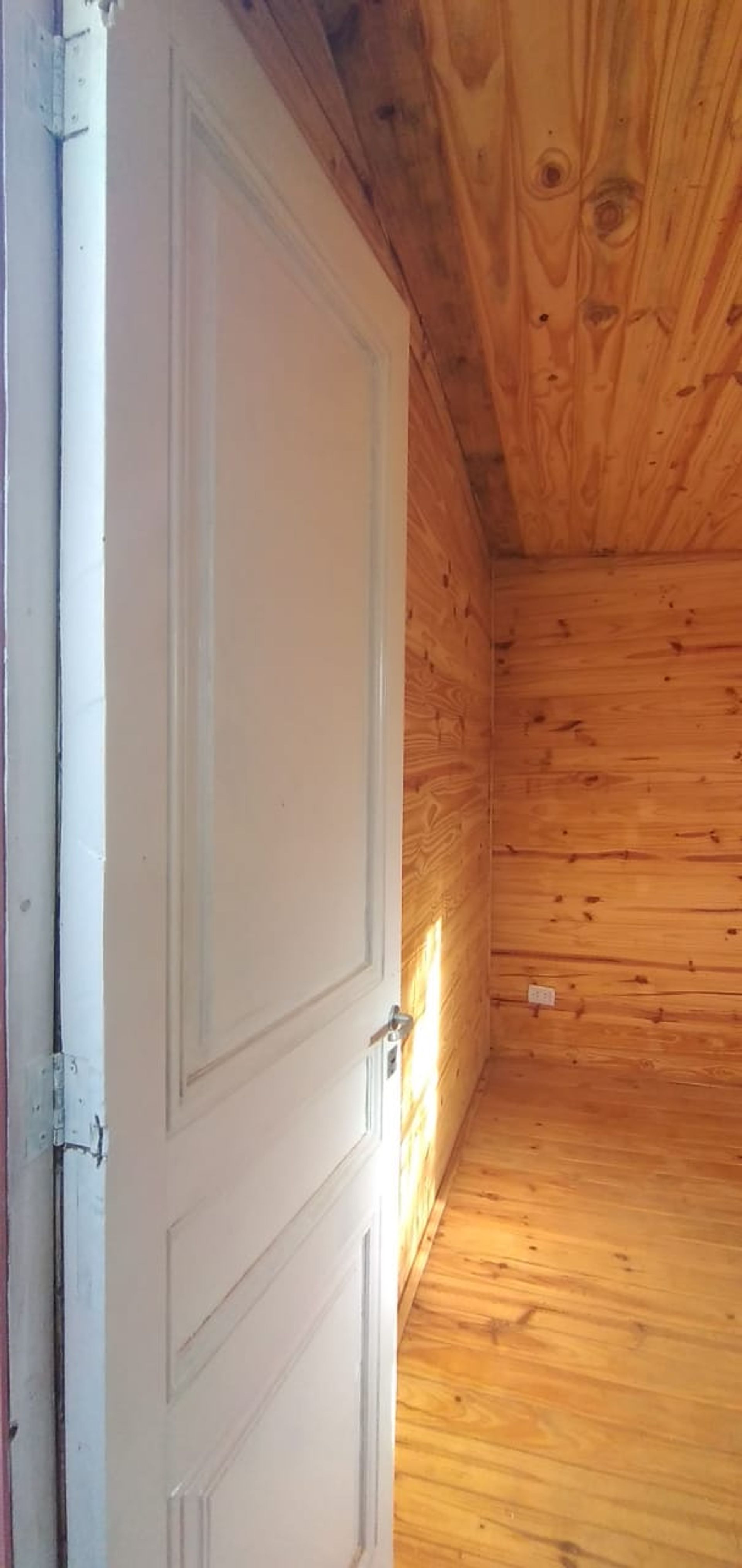 Venta de Lote con cabaña construida (3339m2)