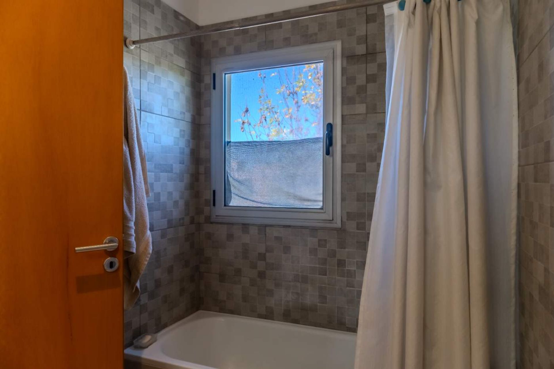 Venta Casa De 4 Ambientes. Barrio Santa Clara