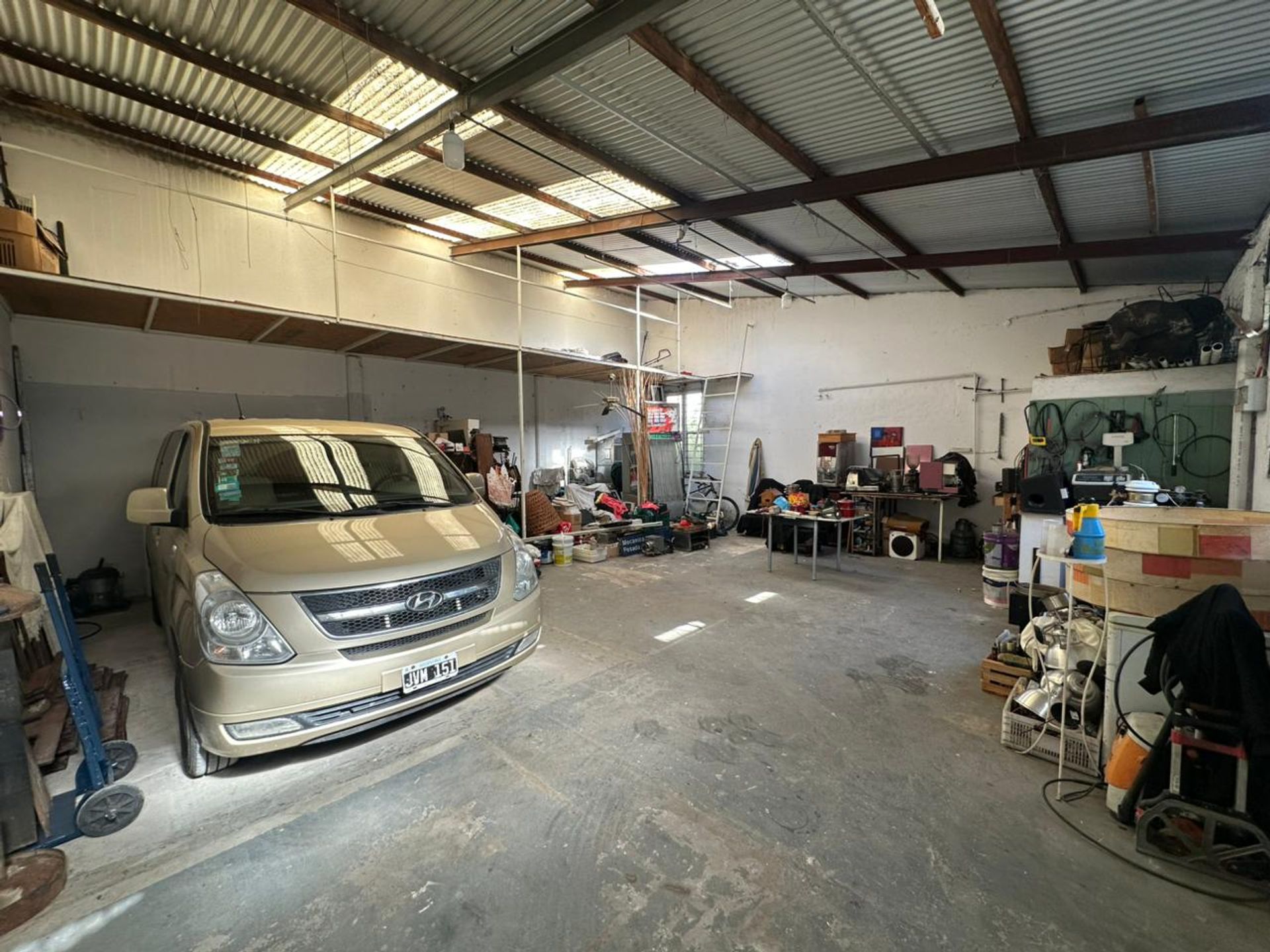 Casa 3 Amb+Depto 2 Amb+ Galpon Hab. En Venta!