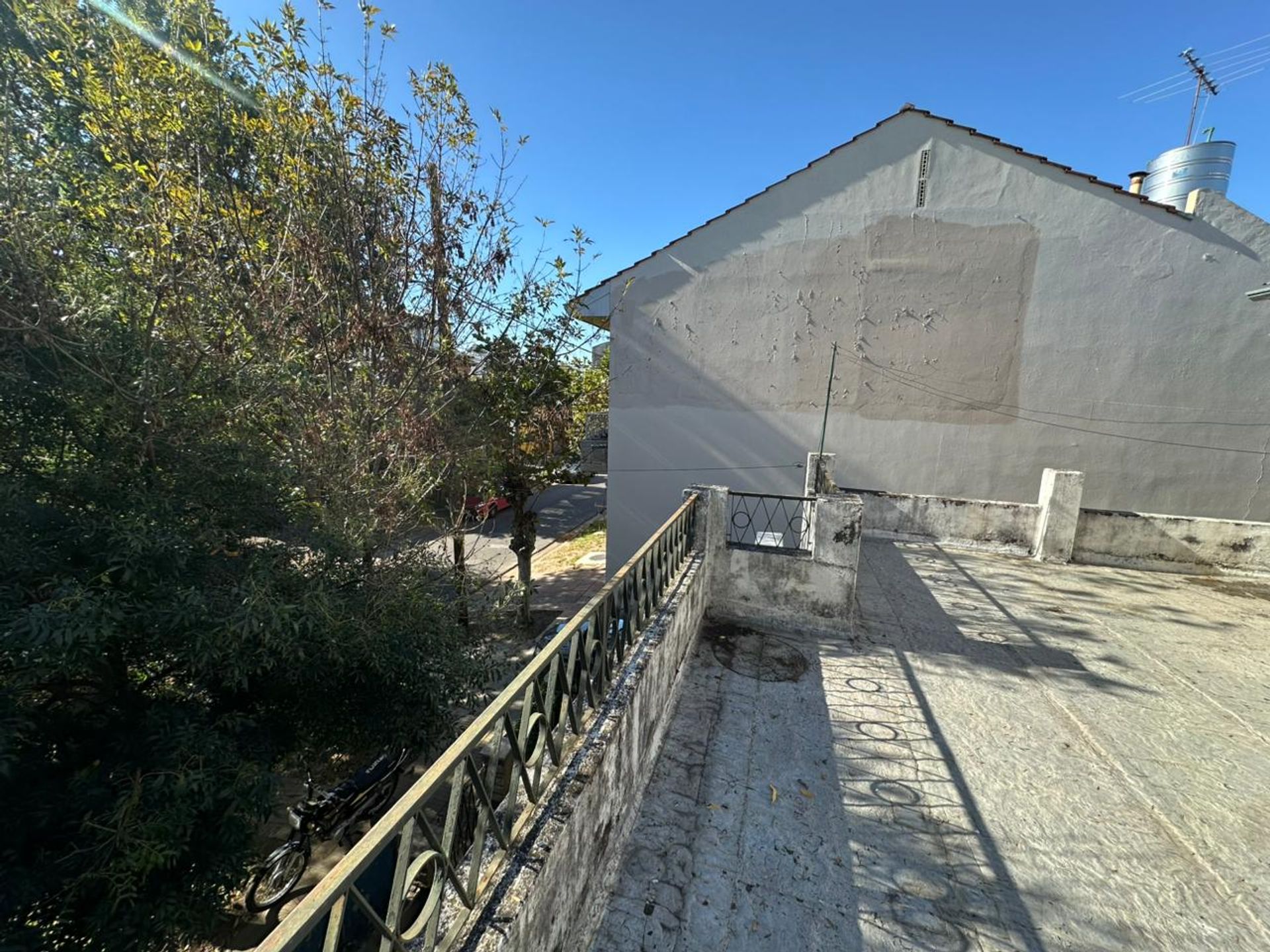 Casa 3 Amb+Depto 2 Amb+ Galpon Hab. En Venta!