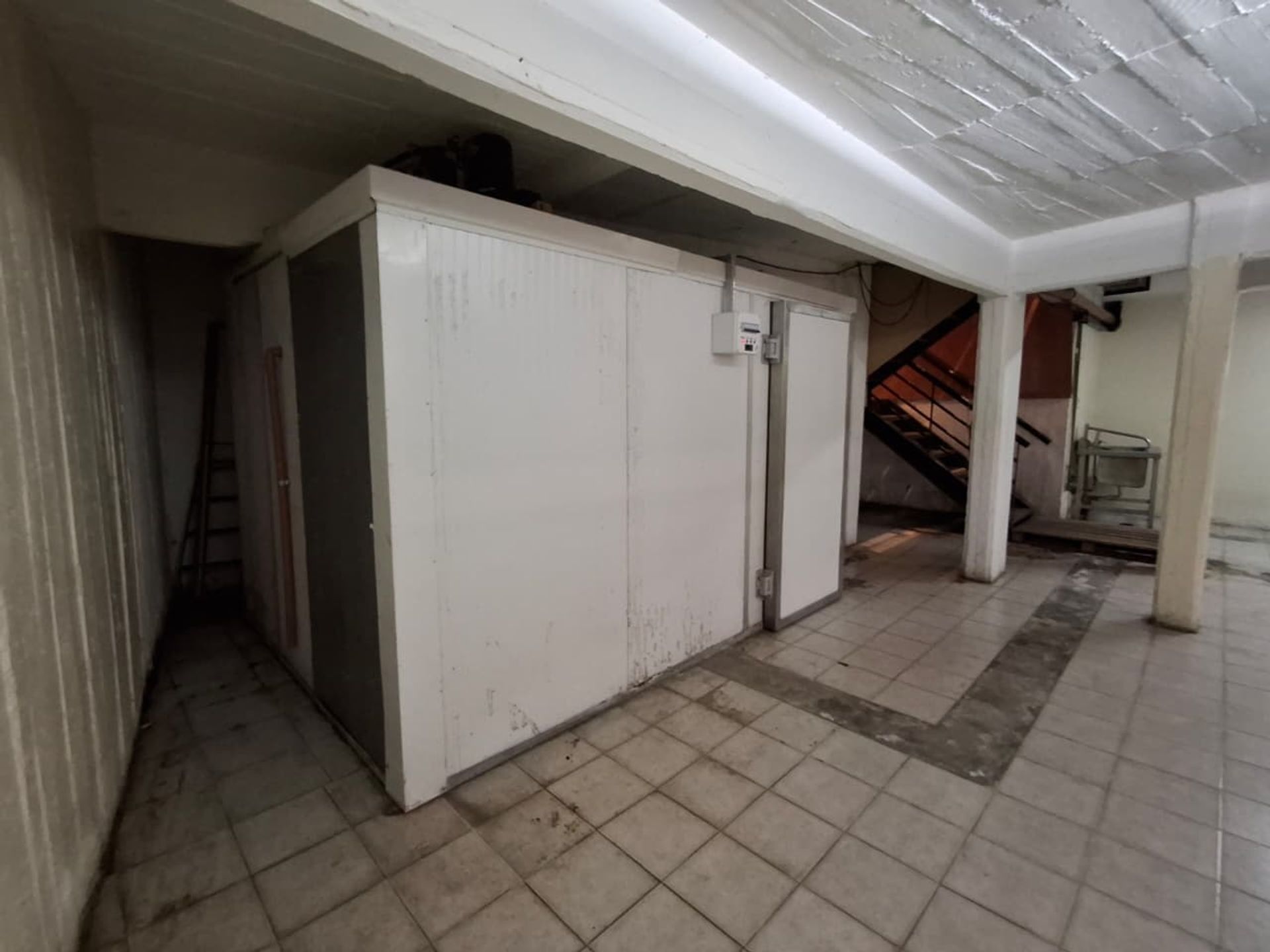 Venta local 390 mts2 en Punta Chica Victoria
