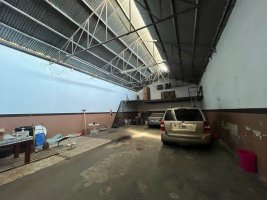 House, storage and office for sale in San Fernando
