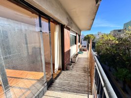 Sale Apartment 3-Bedroom Continuous Front Balcony Olivos