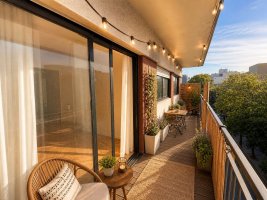 Sale Apartment 3-Bedroom Continuous Front Balcony Olivos