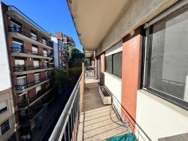 Sale Apartment 3-Bedroom Continuous Front Balcony Olivos
