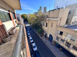 Sale Apartment 3-Bedroom Continuous Front Balcony Olivos
