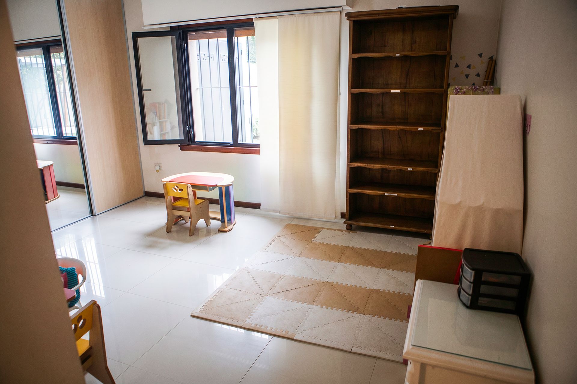 Venta casa en Olivos 6 ambientes con jardín