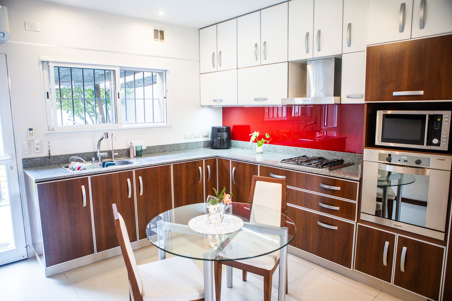 Venta casa en Olivos 6 ambientes con jardín