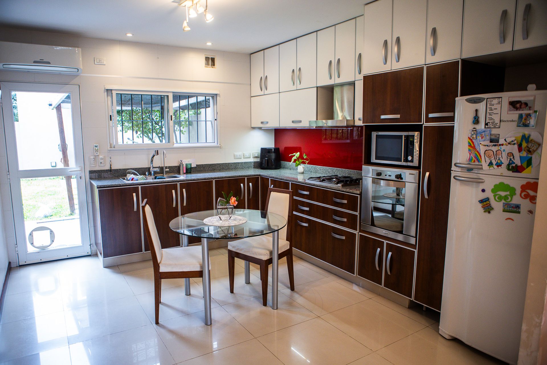 Venta casa en Olivos 6 ambientes con jardín