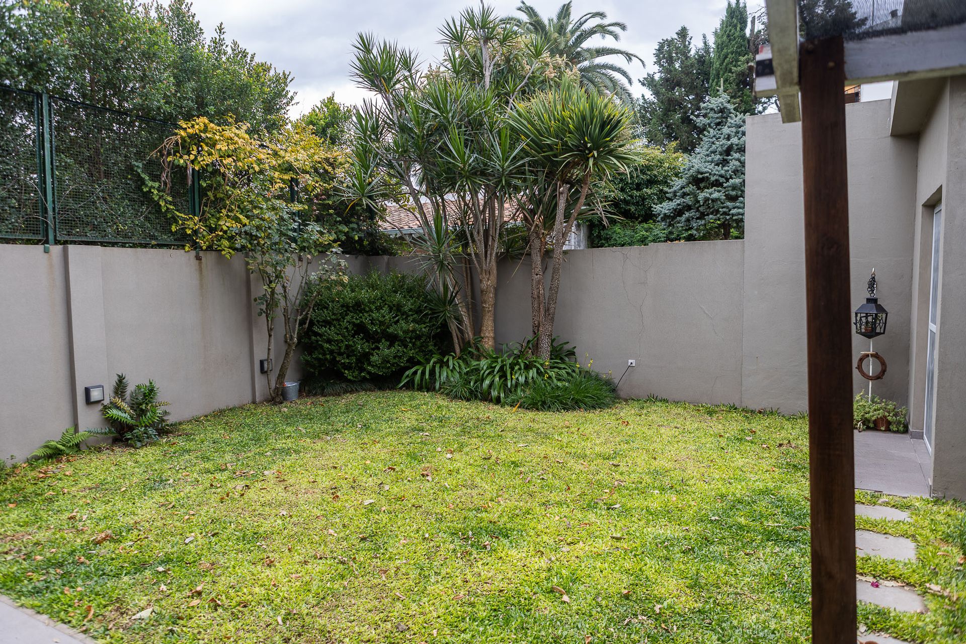 Venta casa en Olivos 6 ambientes con jardín