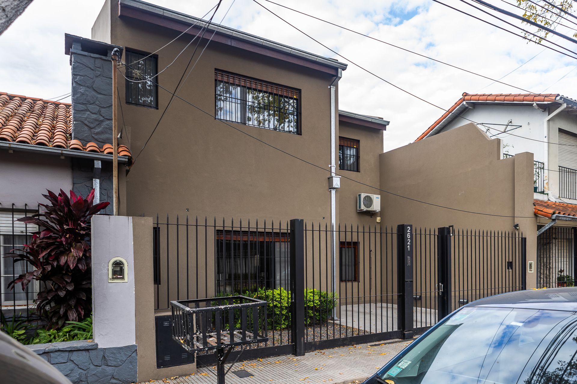 Venta casa en Olivos 6 ambientes con jardín