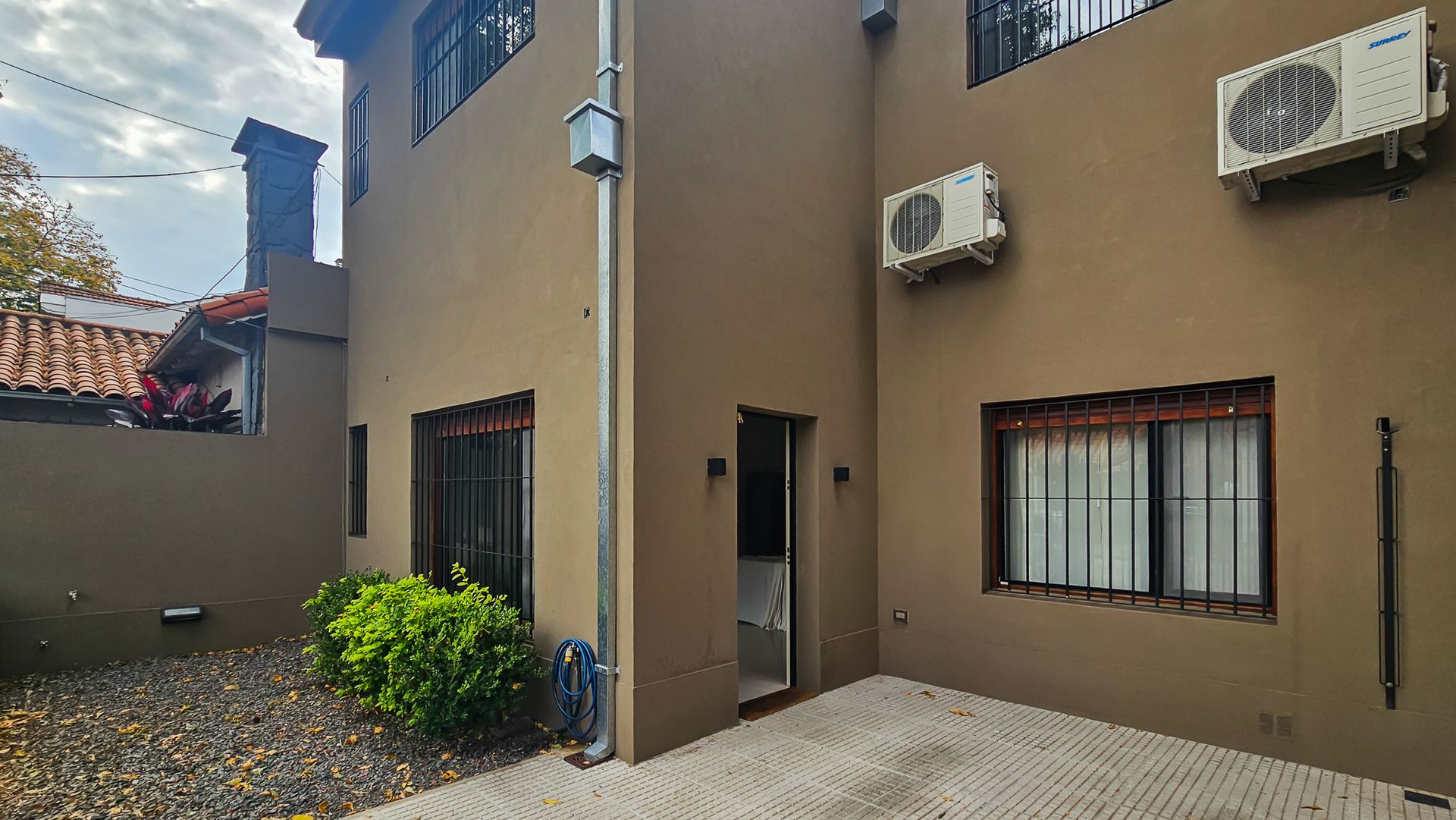 Venta casa en Olivos 6 ambientes con jardín