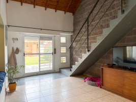 Casa 5 Ambientes Boulogne Pileta