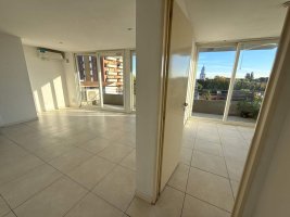 Temporary Rent 1-Bedroom Victoria With Balcony