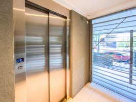 Temporary Rent 1-Bedroom Victoria With Balcony