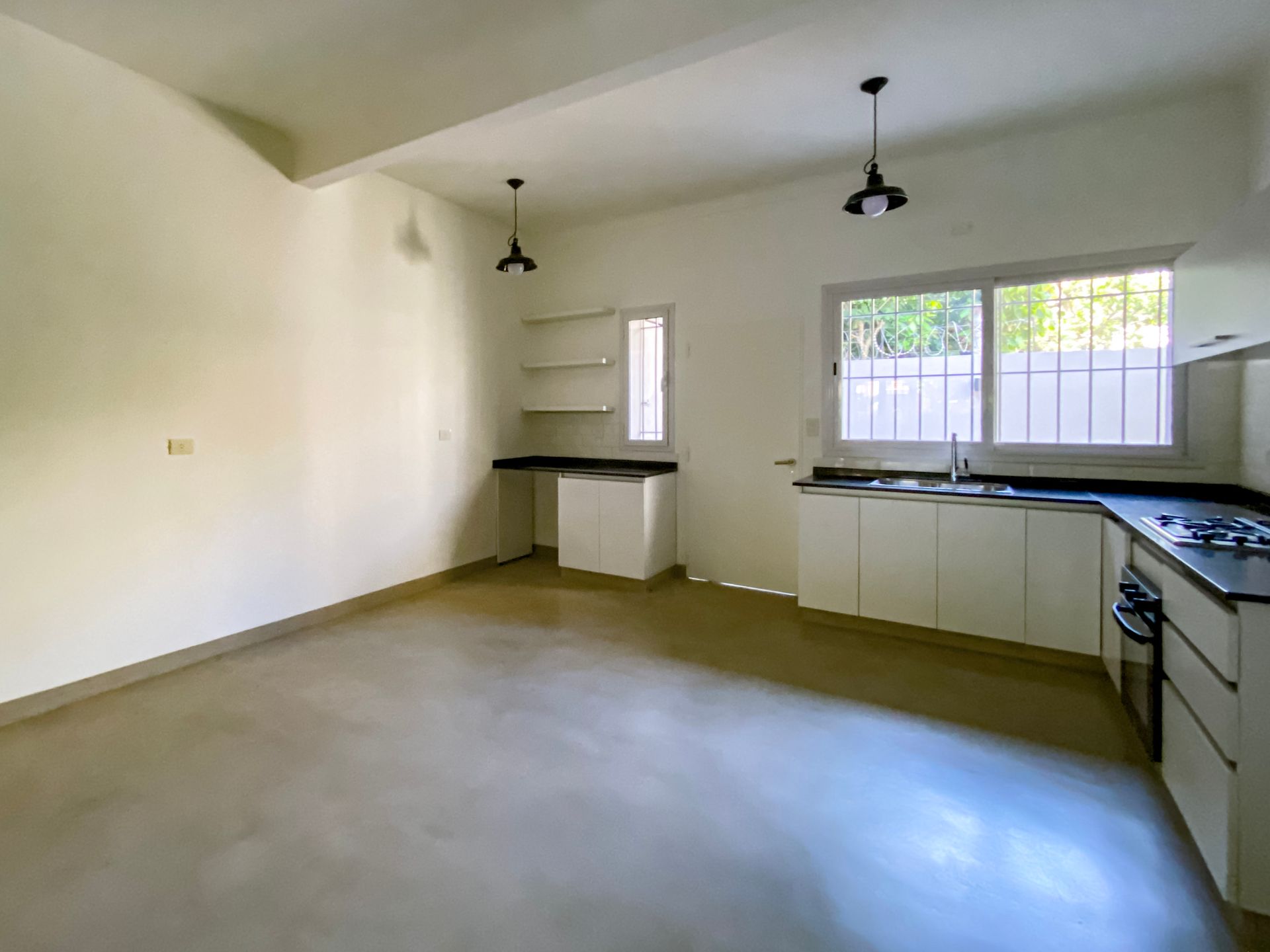 Casa De 4 Dormitorios En Venta Centro San Isidro