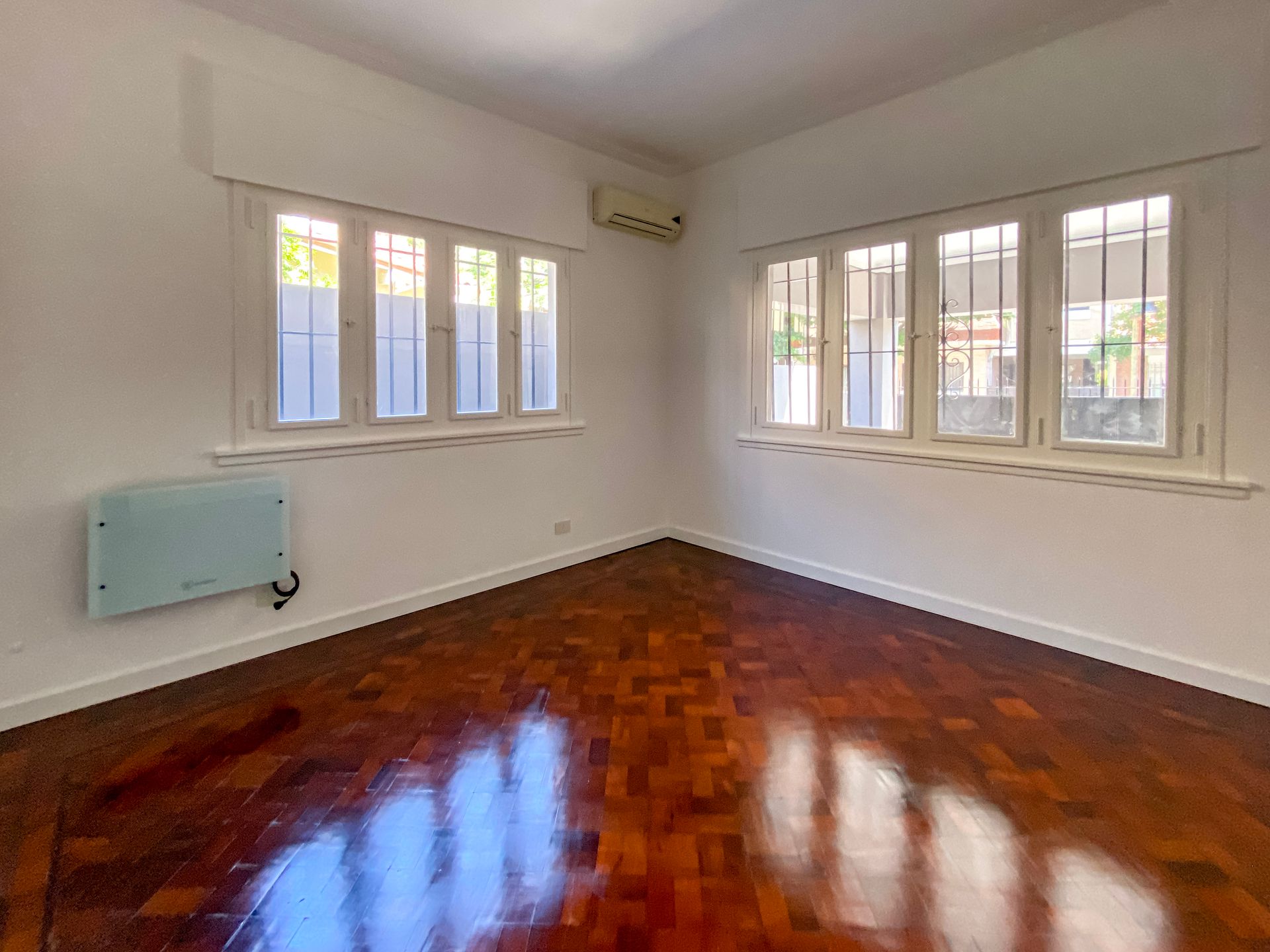 Casa De 4 Dormitorios En Venta Centro San Isidro