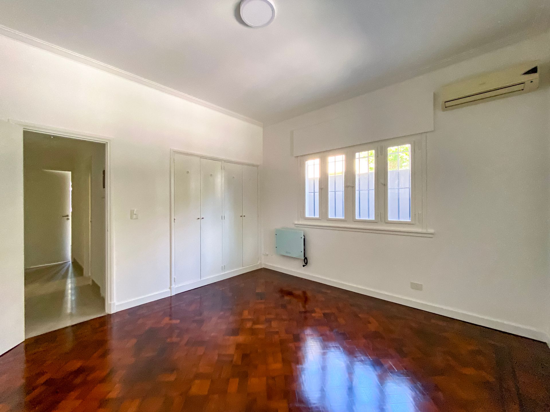 Casa De 4 Dormitorios En Venta Centro San Isidro